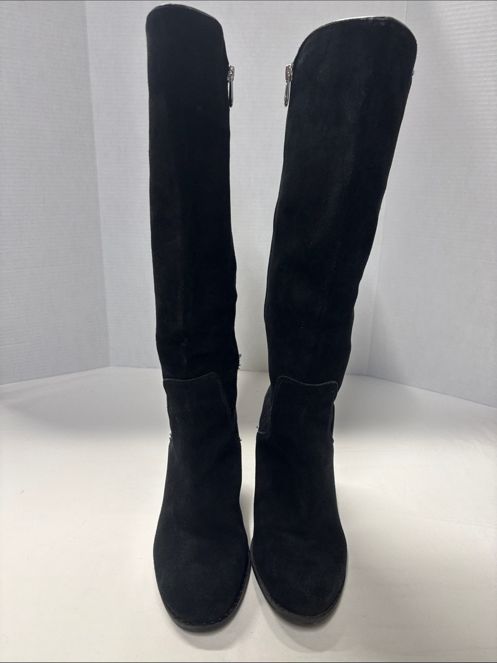 Gorgeous Adrienne Vittadini Black Knee-High Suede Heeled Boots